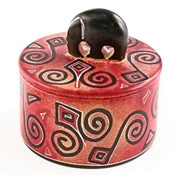 Roundbox with Elephant on Lid